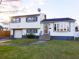 448 Greenwich St, Bergenfield, NJ 07621
