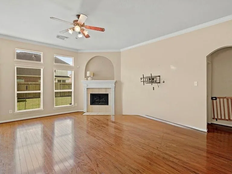3106 Valley Ct — Photo 9