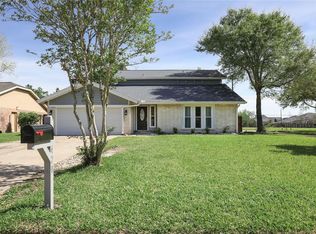 420 Westwood Dr, Friendswood, TX 77546