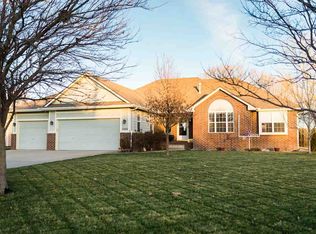 1222 Chestnut St, Halstead, KS 67056