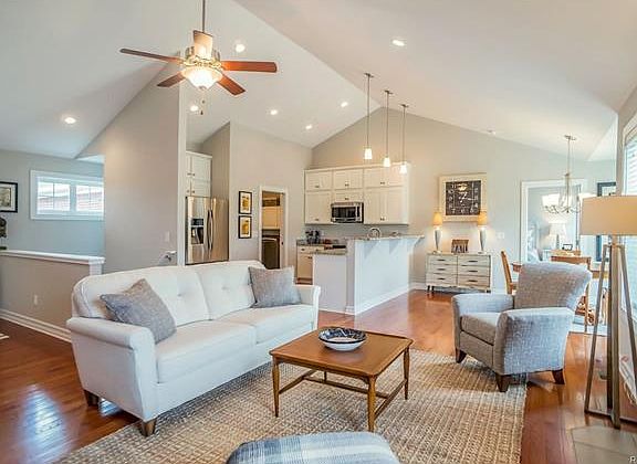 5th image of 13032 Lia Ct