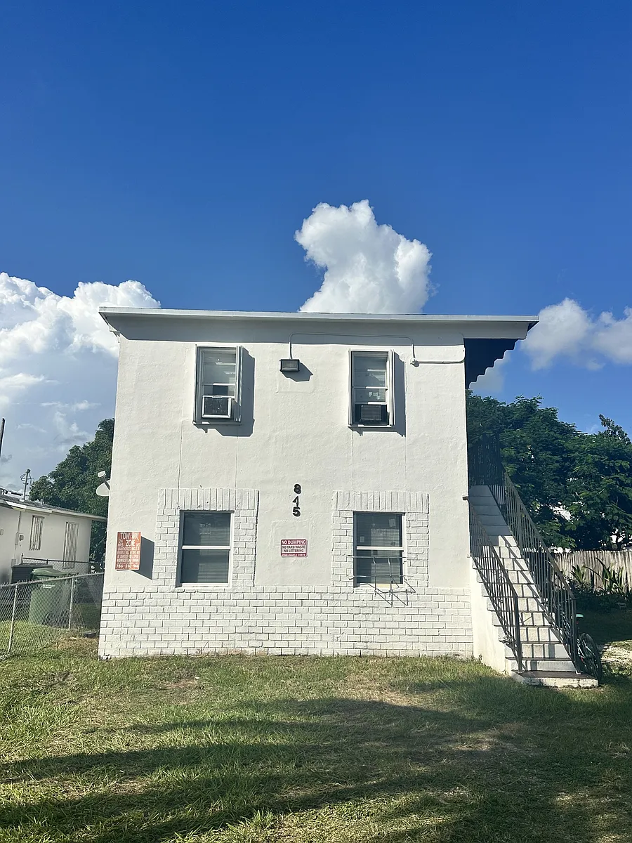 Building Photo - 845 SW 6th St