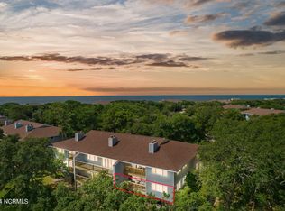 25 Bunker Ct, Oak Island, NC 28465