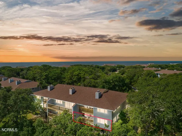 25 Bunker Court, Caswell Beach, NC 28465