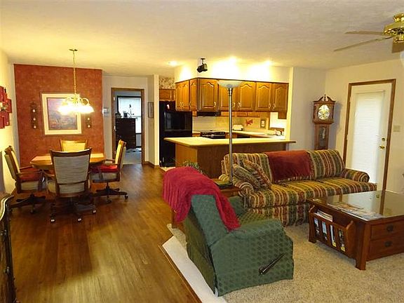 3rd image of 6420 Antoinette Dr