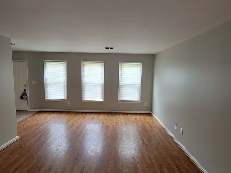 904 Alewife Ct — Photo 7