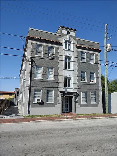1629 SW 6th St Photo 1