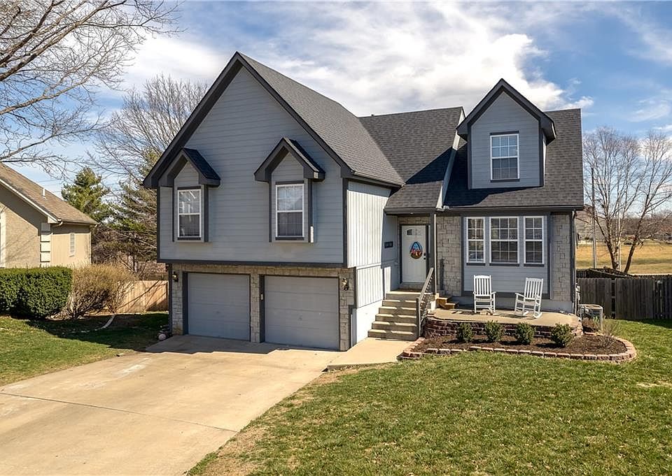 1st image of 2632 NE Horseshoe Dr