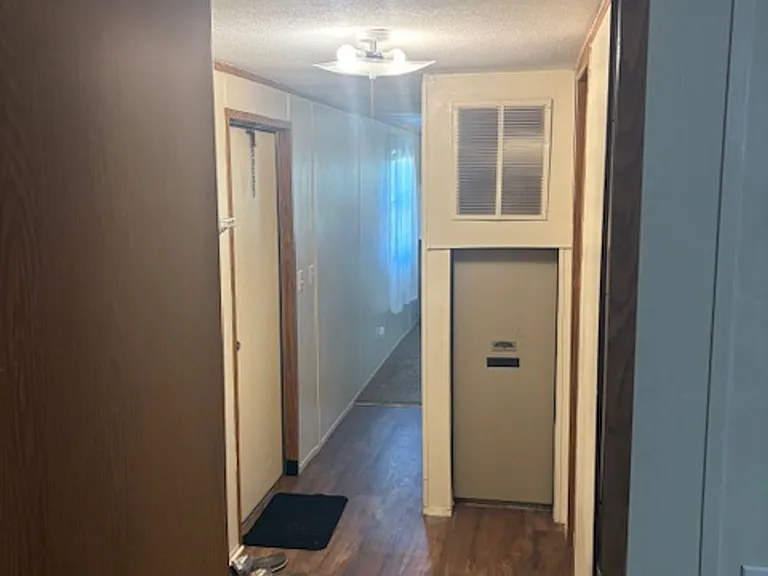 139 E Military Rd — Photo 14