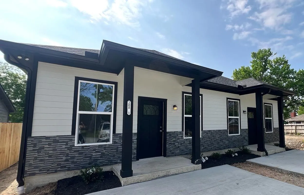 3 bed, 2.0 bath, 1000 sqft, $1,850 — Photo 3
