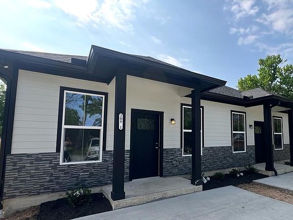 3rd image of 208 Indiana St #2
