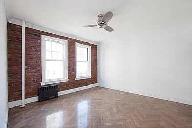 Rented by R New York