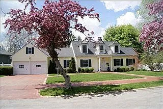 610 Stratford Dr photo 1