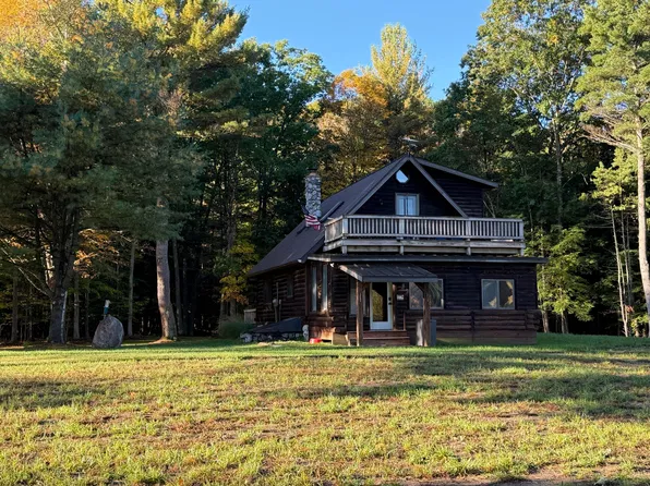 7621 River Bend Dr, Newaygo, MI 49337