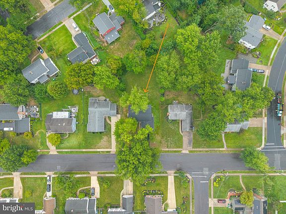 5th image of 166 Pearl Croft Rd