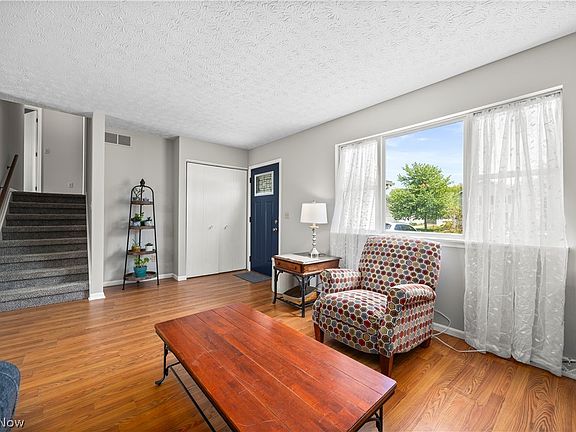 4th image of 341 Sandpiper Ave