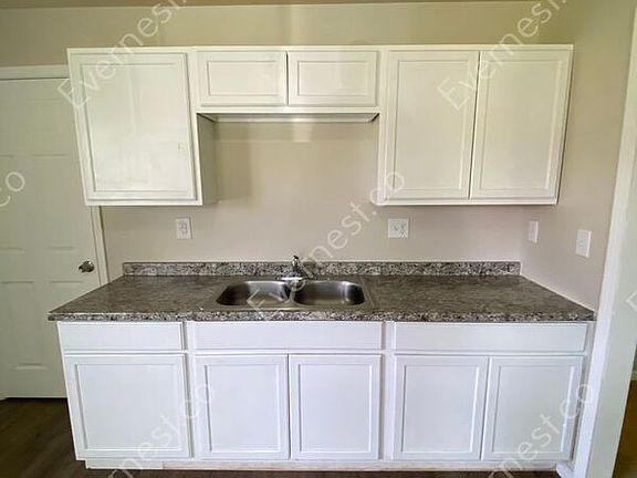 5th image of 855 Byron Ave