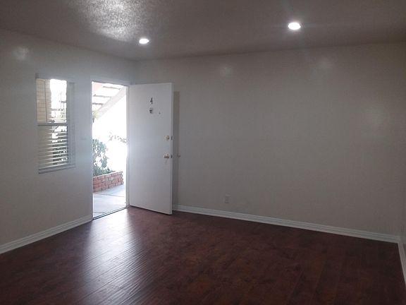 3rd image of 11805 Jefferson Blvd APT 4