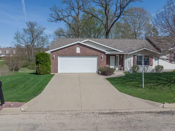 741 S Parkcrest Dr #741, Freeport, IL 61032