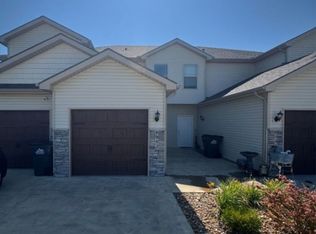 8052 SW 4th St, Blue Springs, MO 64014