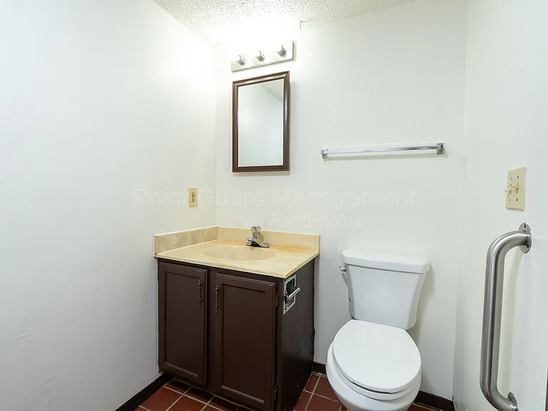 Midtown Place Apartments — Photo 37