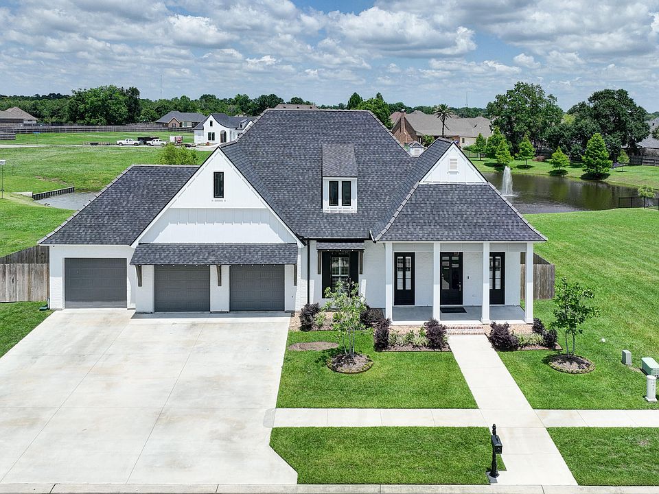 1st image of 302 Greyford Dr
