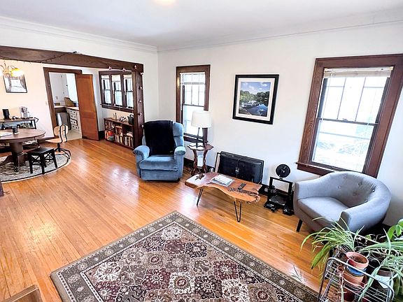 2nd image of 162-164 Bedford St SE #4