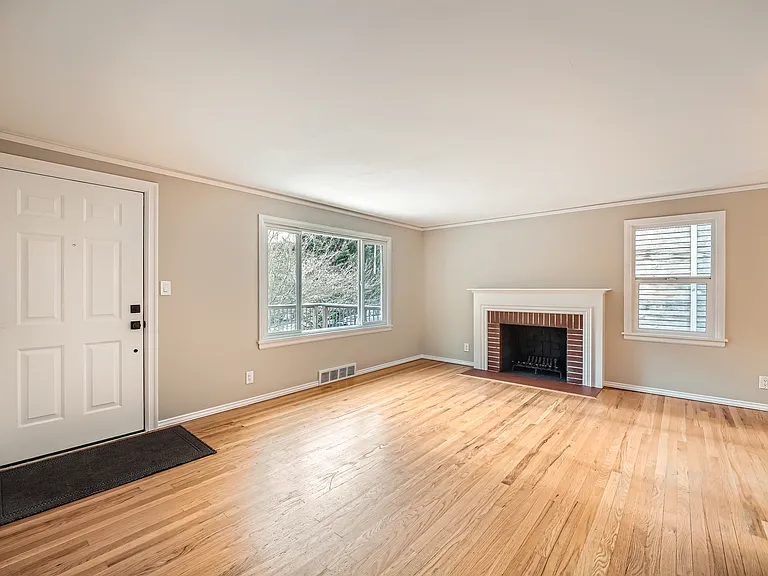 4548 NE Tulane Pl — Photo 4