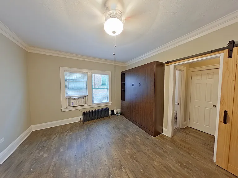 S1-11868 W Clifton Blvd — Photo 1