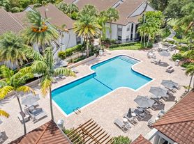 Centro at Davie Apartments