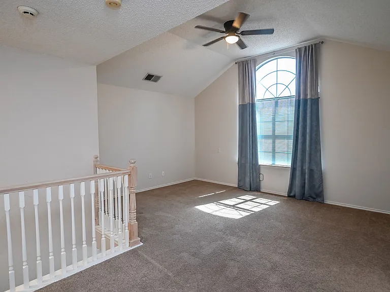 2100 Newport Dr — Photo 31