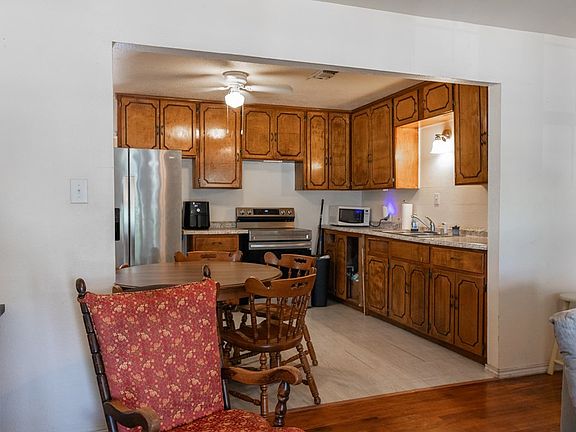 5th image of 1908 Woodlawn Dr