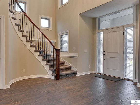 5th image of 15904 Mary St