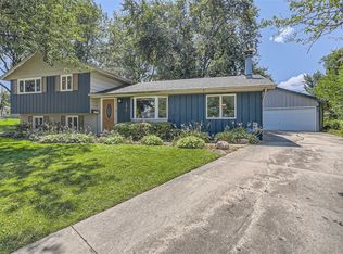 1517 Bates Ct, Schaumburg, IL 60193