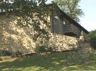 130 Warner Ave, Bonner Springs, KS 66012