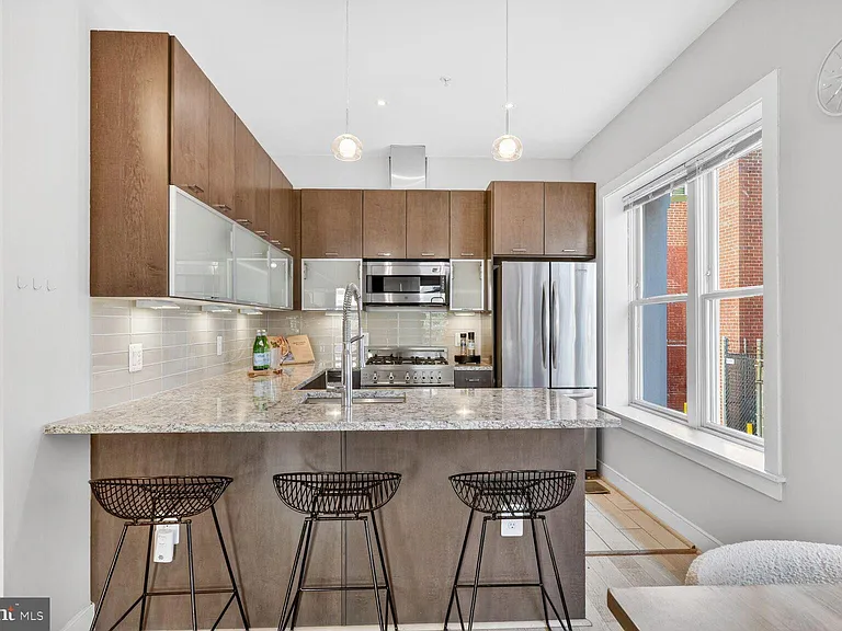 2142 O St NW #100 — Photo 6