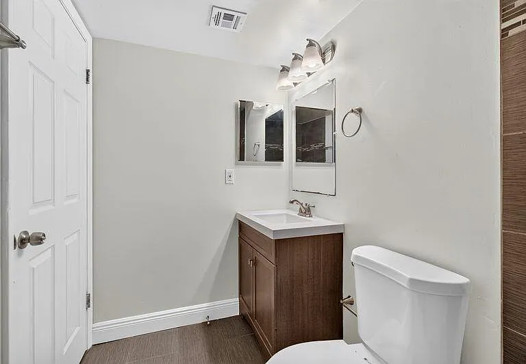 706 Executive Center Dr #23 — Photo 12
