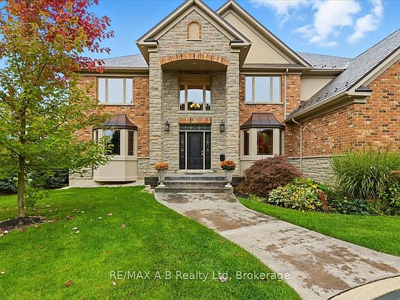 3rd image of 151 Huron Rd