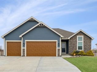 6324 142nd St, Basehor, KS 66007