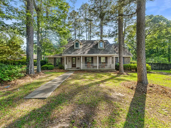 29 Leaf Ln, Hattiesburg, MS 39402