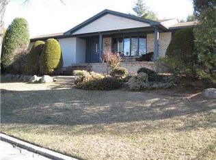 67 W River Pkwy, North Providence, RI 02904