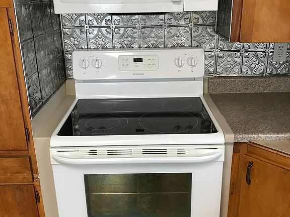 3rd image of 516 W 13th St