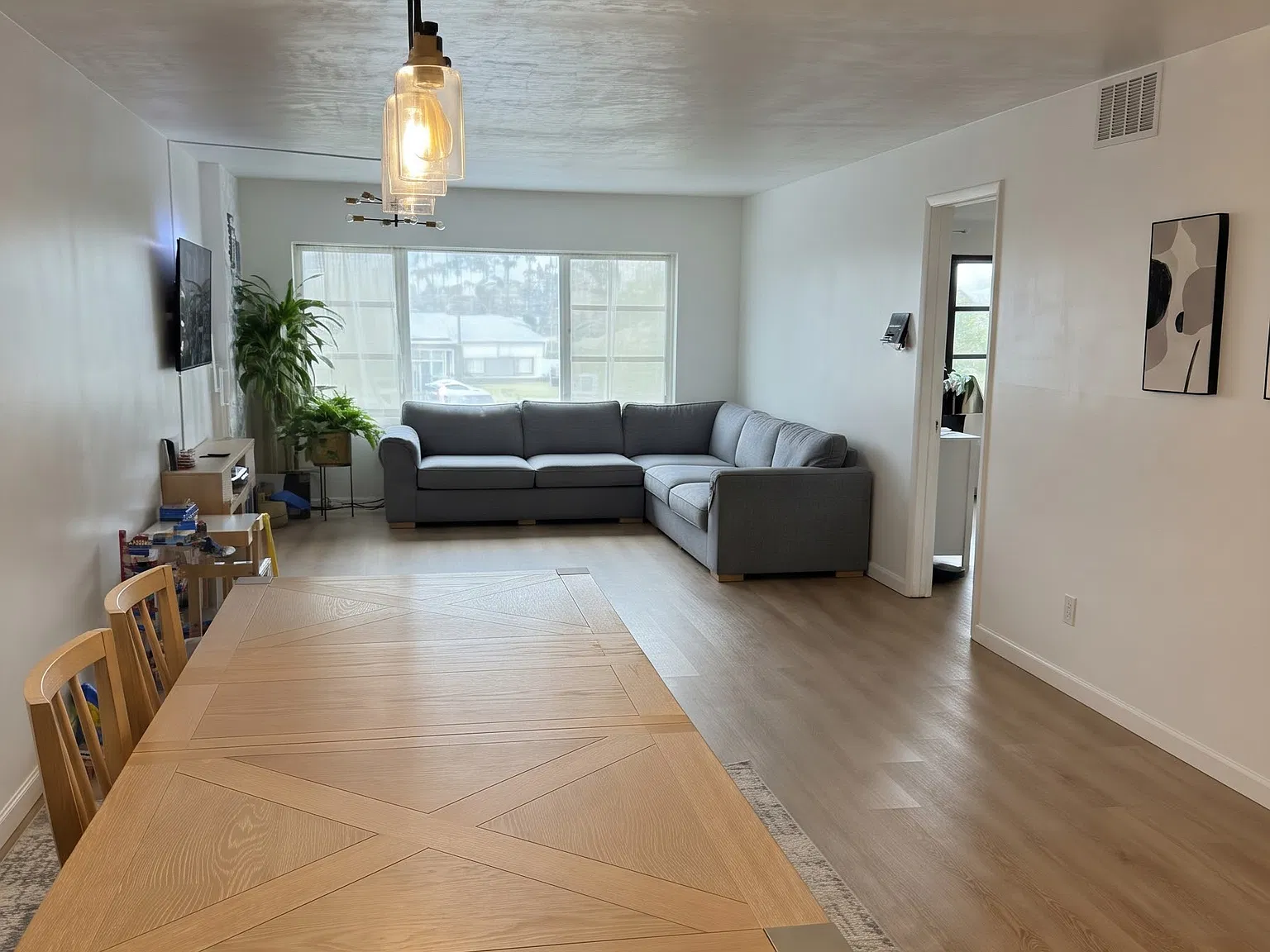 2 bed, 1180 sqft, $1,990 — Photo 1