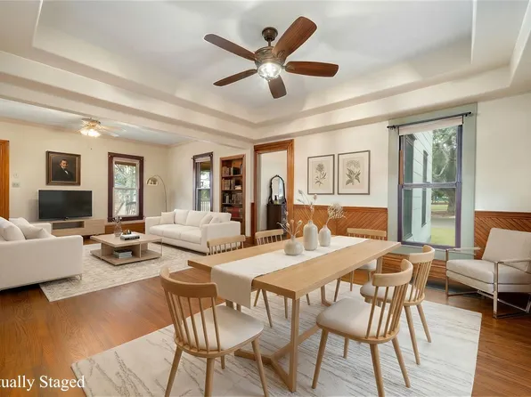 816 W Adoue St, Alvin, TX 77511