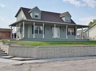1565 Buckskin Ct, Gering, NE 69341