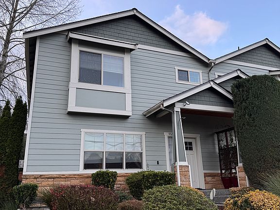 2nd image of 9521 Slater Ave NE