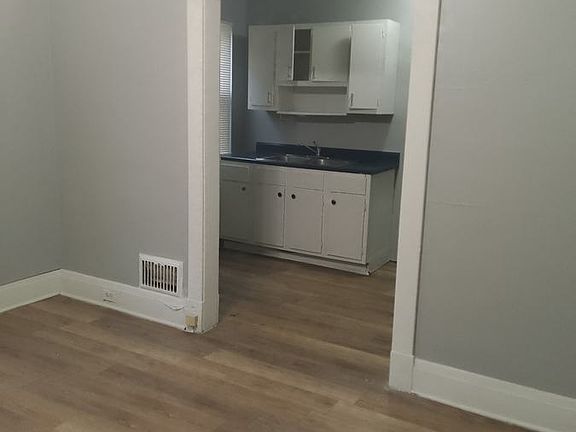 4th image of 137 W 66th St APT 4