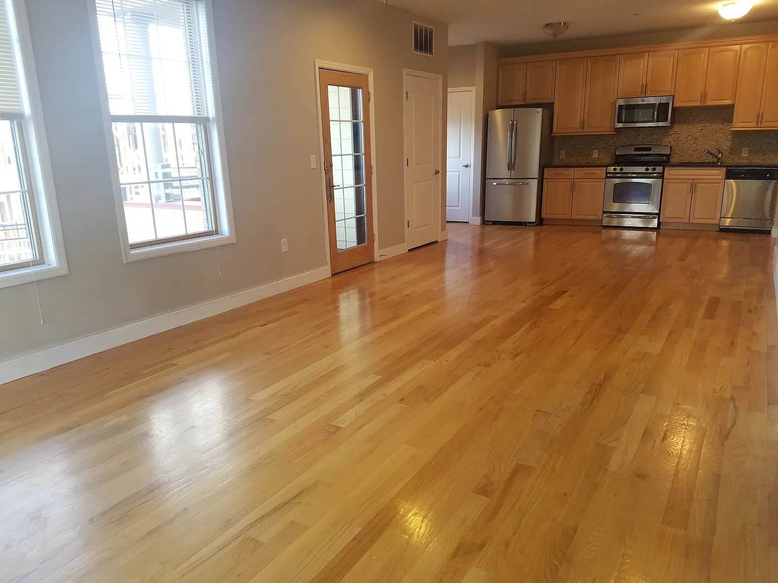 2 bed, 1000 sqft, $2,495 — Photo 4