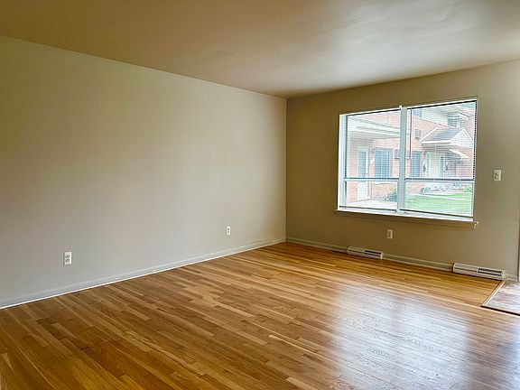 4th image of 29102 Tessmer Ct