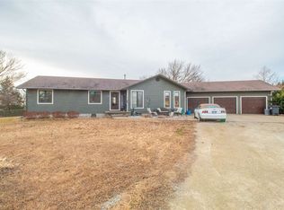 5005 Vista Acres Dr, Manhattan, KS 66503